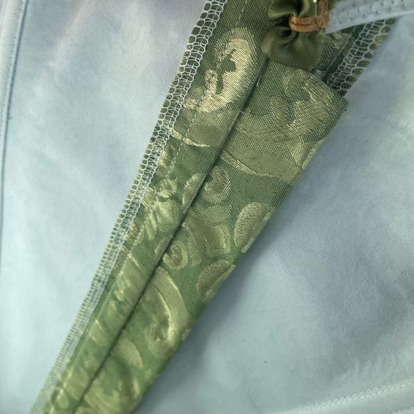 Oooh laaa laaaa! A beautiful piece for your collection. NWOTS - Picture 8 of 8